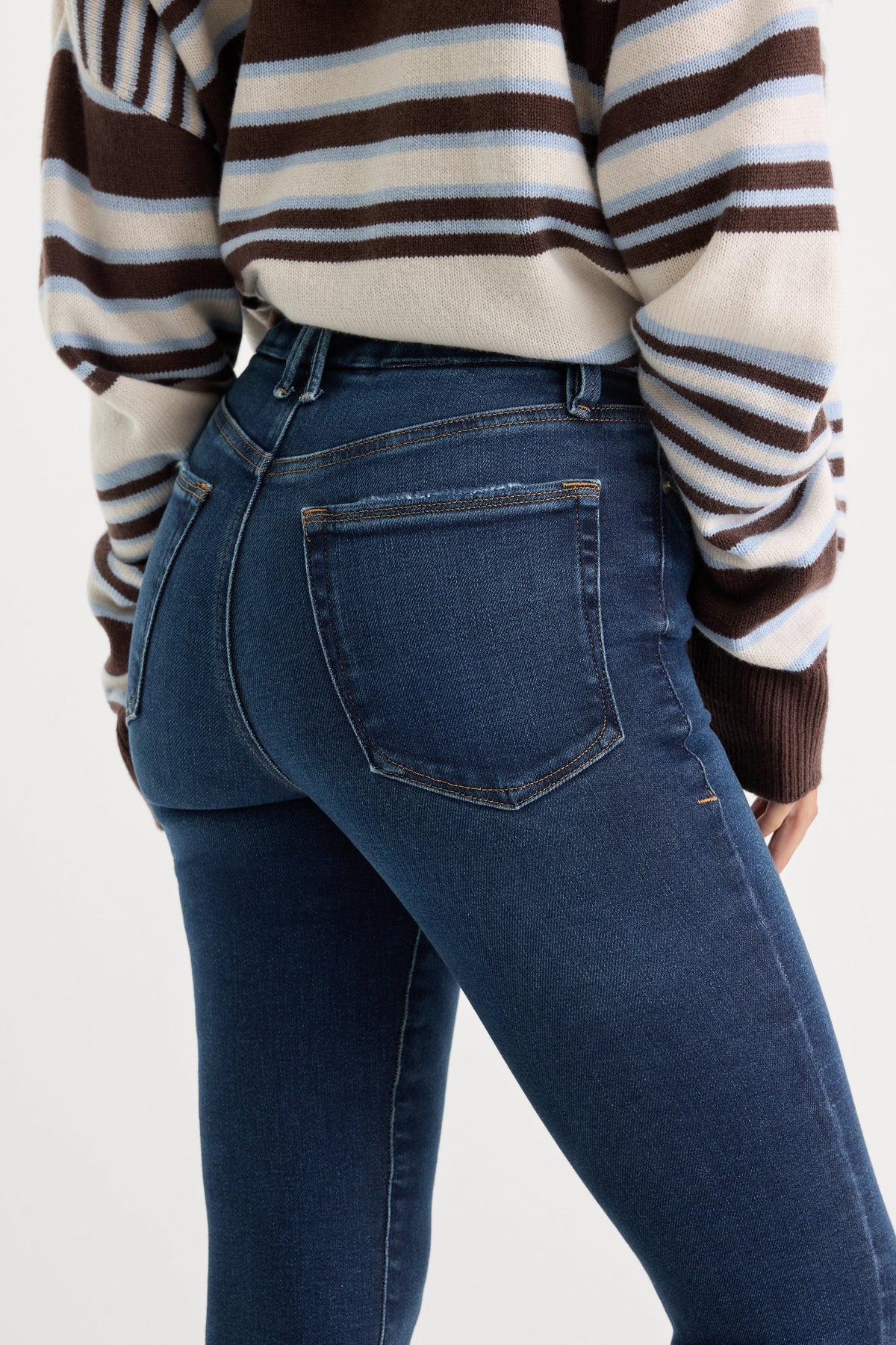 SOFT TECH GOOD LEGS STRAIGHT JEANS INDIGO511