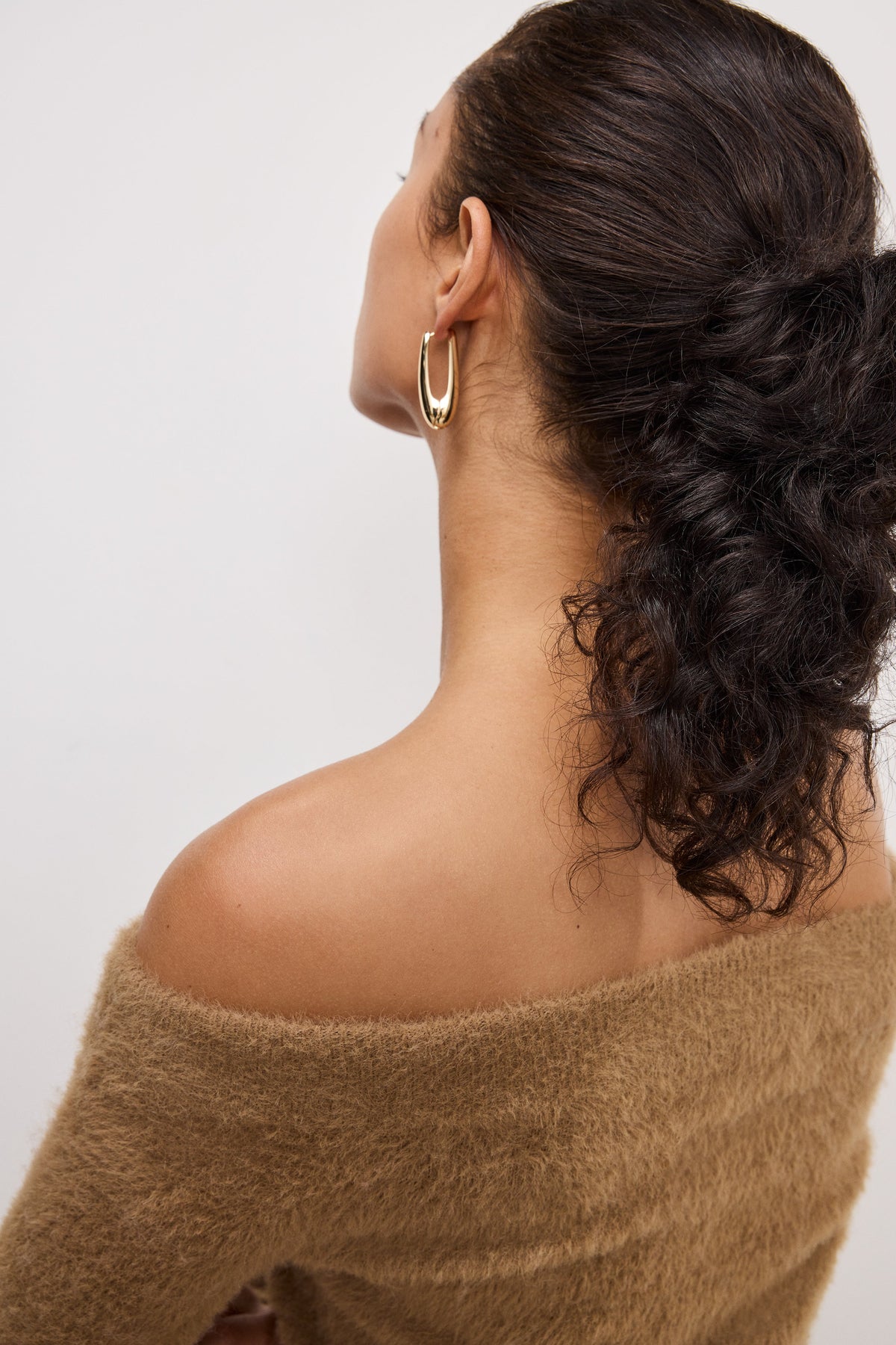 OFF SHOULDER PLUSH TOP WARM CARAMEL003