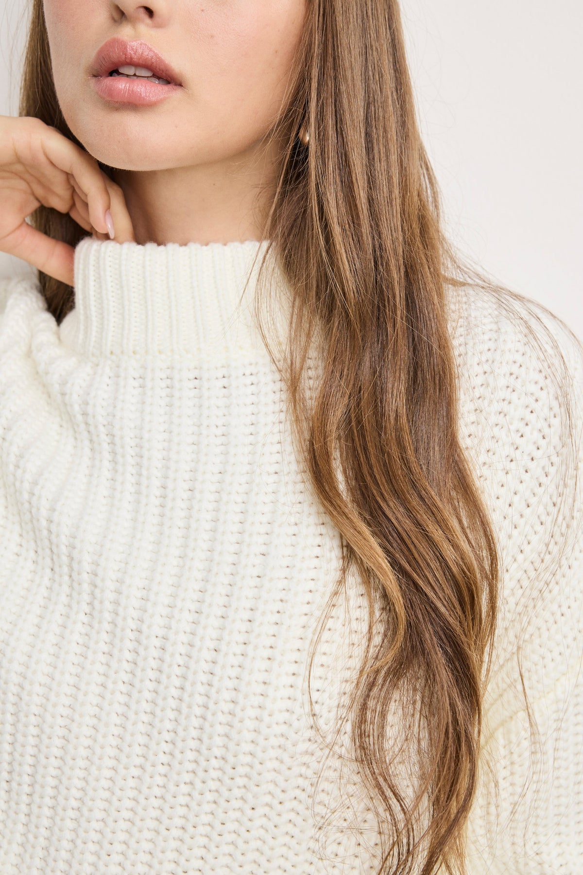 CHUNKY KNIT MOCK NECK SWEATER IVORY003