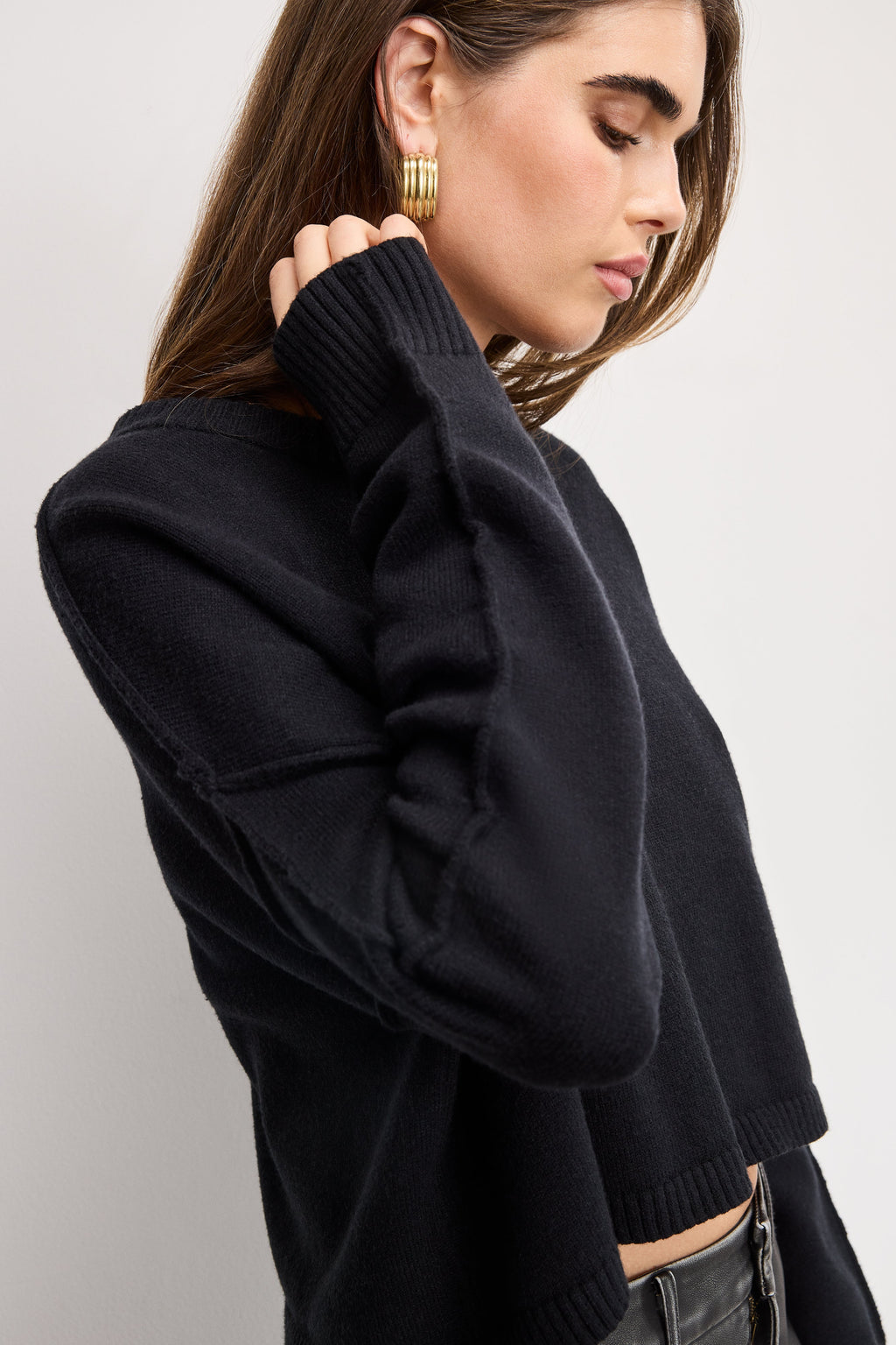 COZY KNIT CREW NECK BLACK