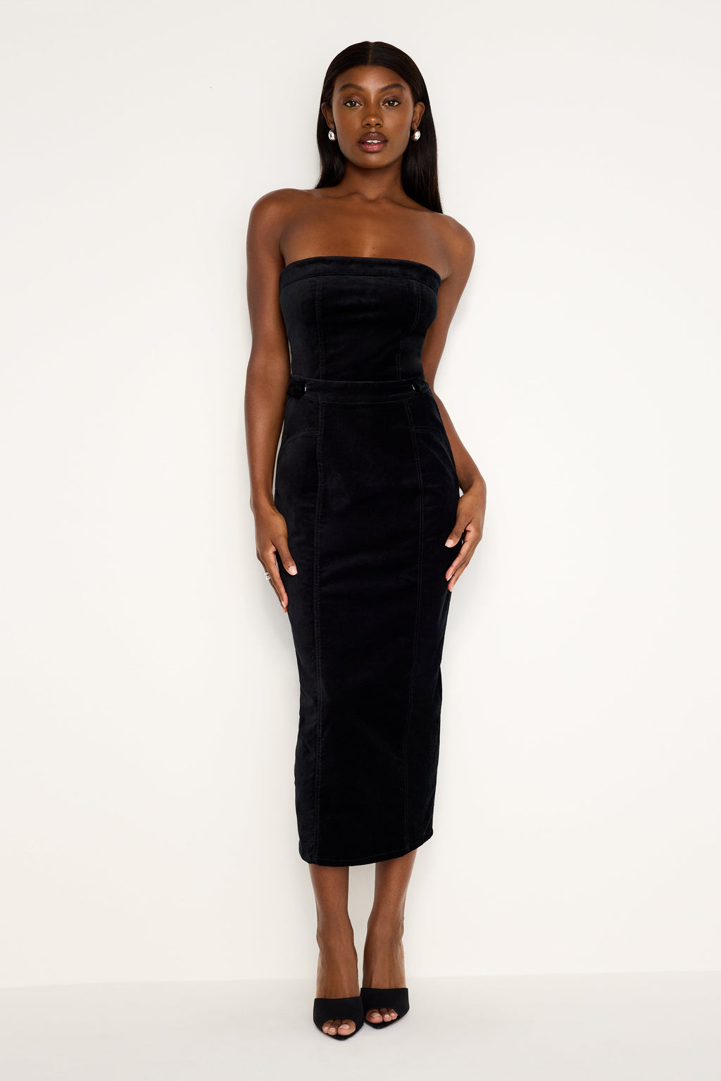 FIT FOR SUCCESS STRAPLESS VELVET DRESS BLACK001